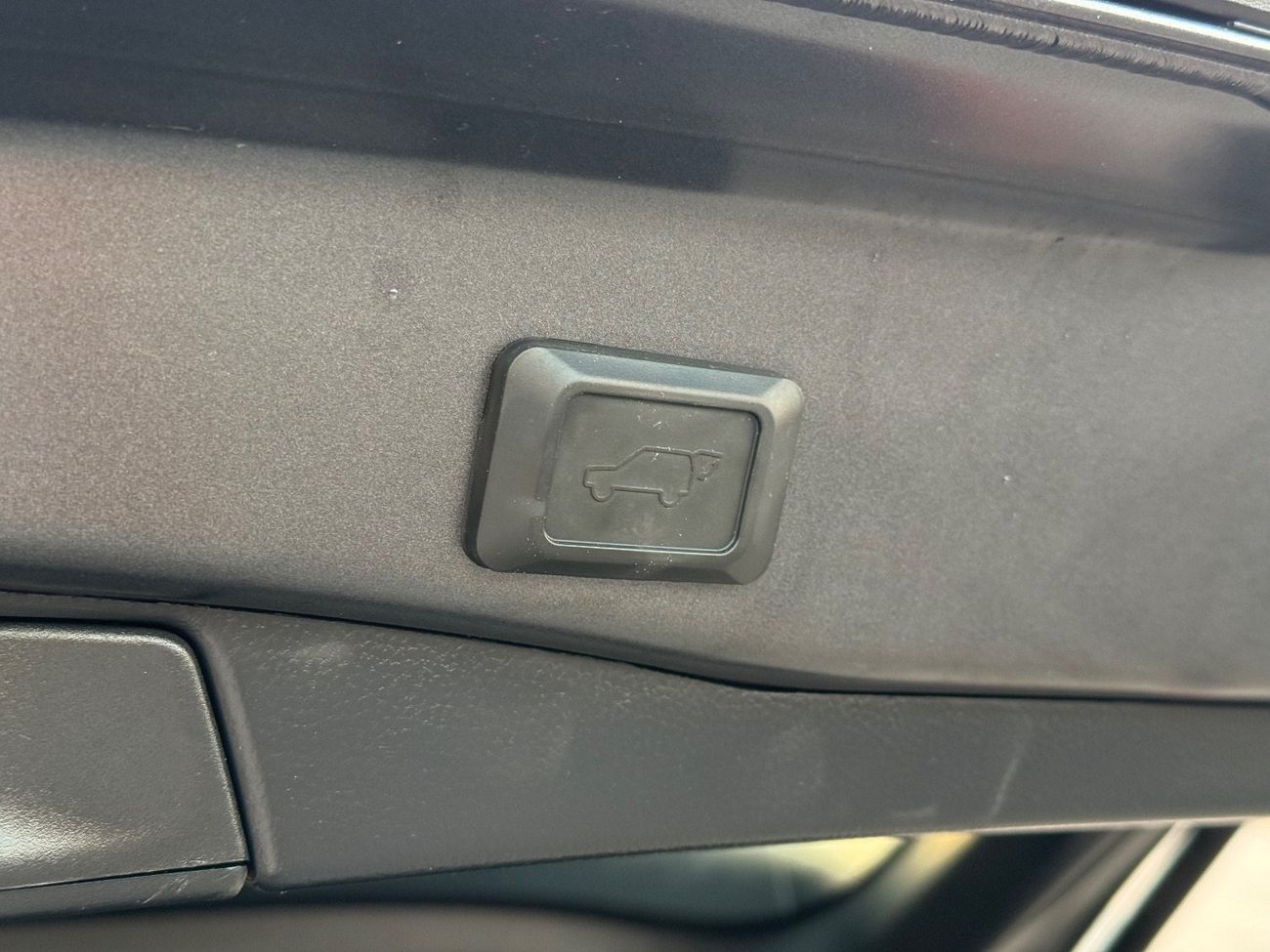 تويوتا راف ٤ XLE 2.5L