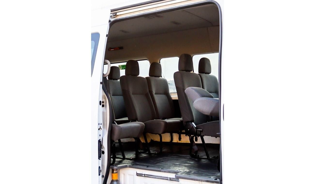 Nissan Urvan Microbus 2.5L A/T Petrol Nissan Urvan 2020 GCC accident free in excellent condition 1708 P.M