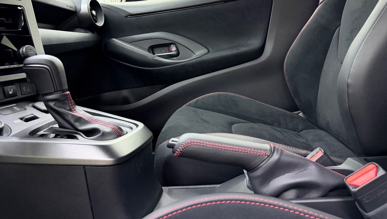 تويوتا يارس GCC .. BRAND NEW .. O km .. GR