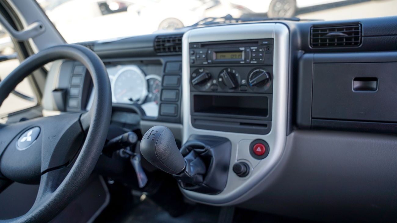 Mitsubishi Canter Van