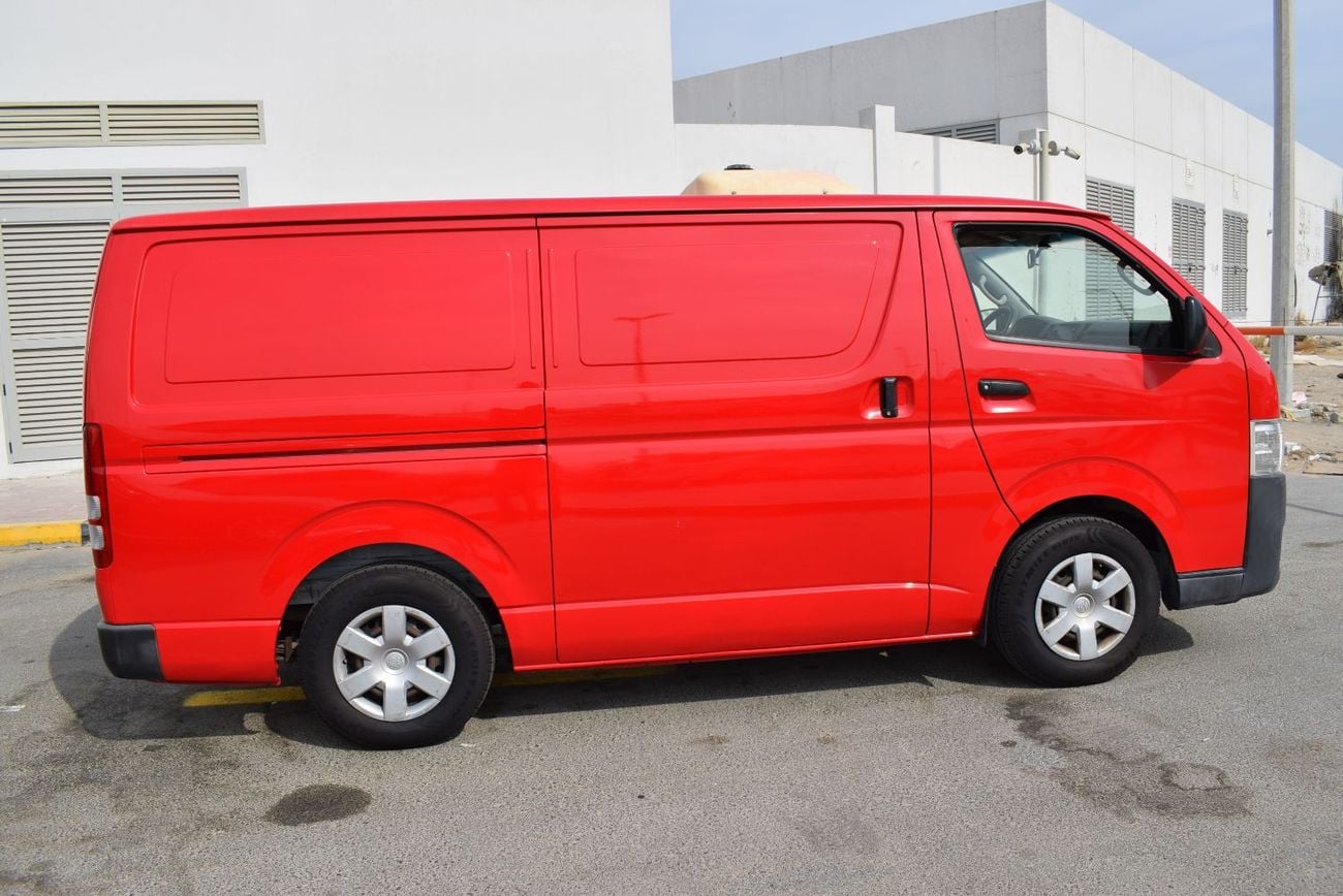 Toyota Hiace GL Toyota Hiace Chiiler Van, Model:2020