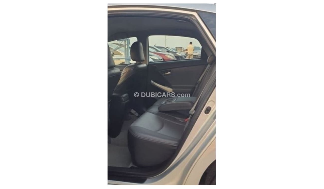 Toyota Prius+ Toyota Prius Plug-in Hybrid