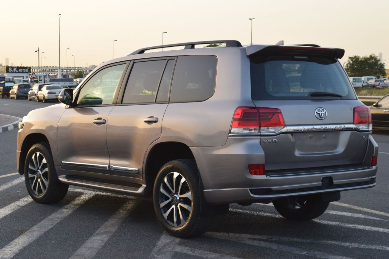 تويوتا لاند كروزر Toyota Landcruiser VXR Diesel RHD V8 Full Option