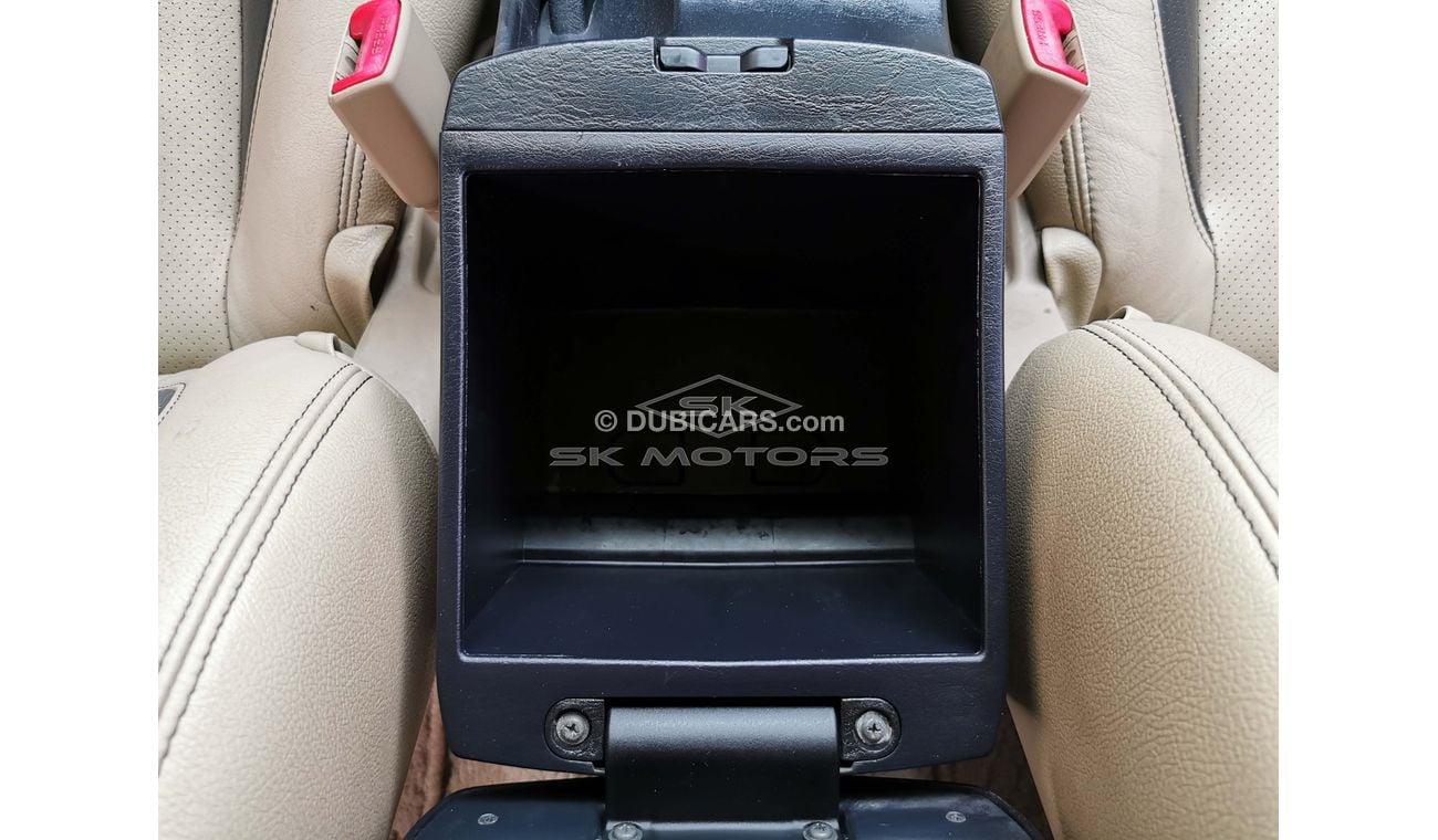 Toyota Fortuner 2.7L, 17" Rims, DRL LED Headlights, Rear Camera, Leather Seats, Rear LCD's, SRS Airbags (LOT # 186)