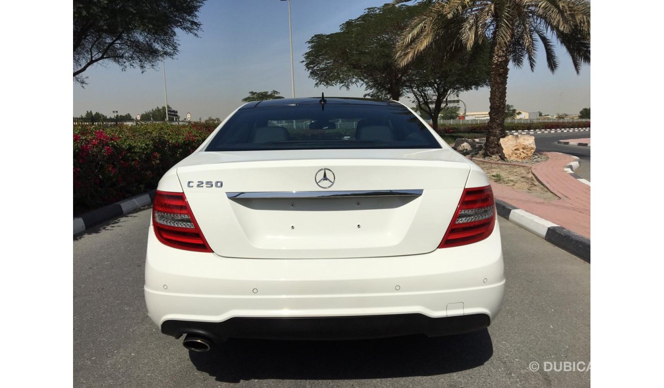 Mercedes-Benz C 250 COUPE / GCC / 2012