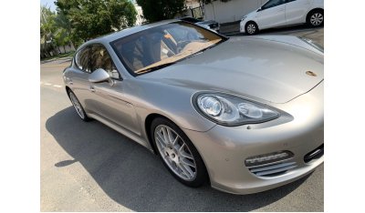 Porsche Panamera 4