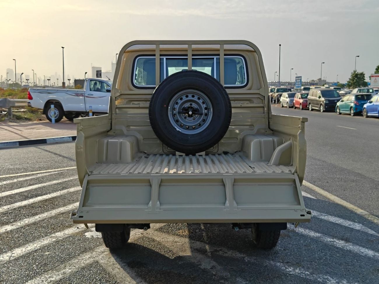 تويوتا لاند كروزر بيك آب 2026 TOYOTA LC 79 PICKUP 4L PETROL DOUBLE CABIN AT