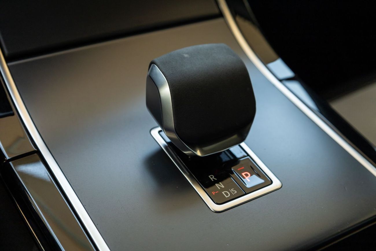 Land Rover Range Rover Velar Dynamic SE P250 2.0L