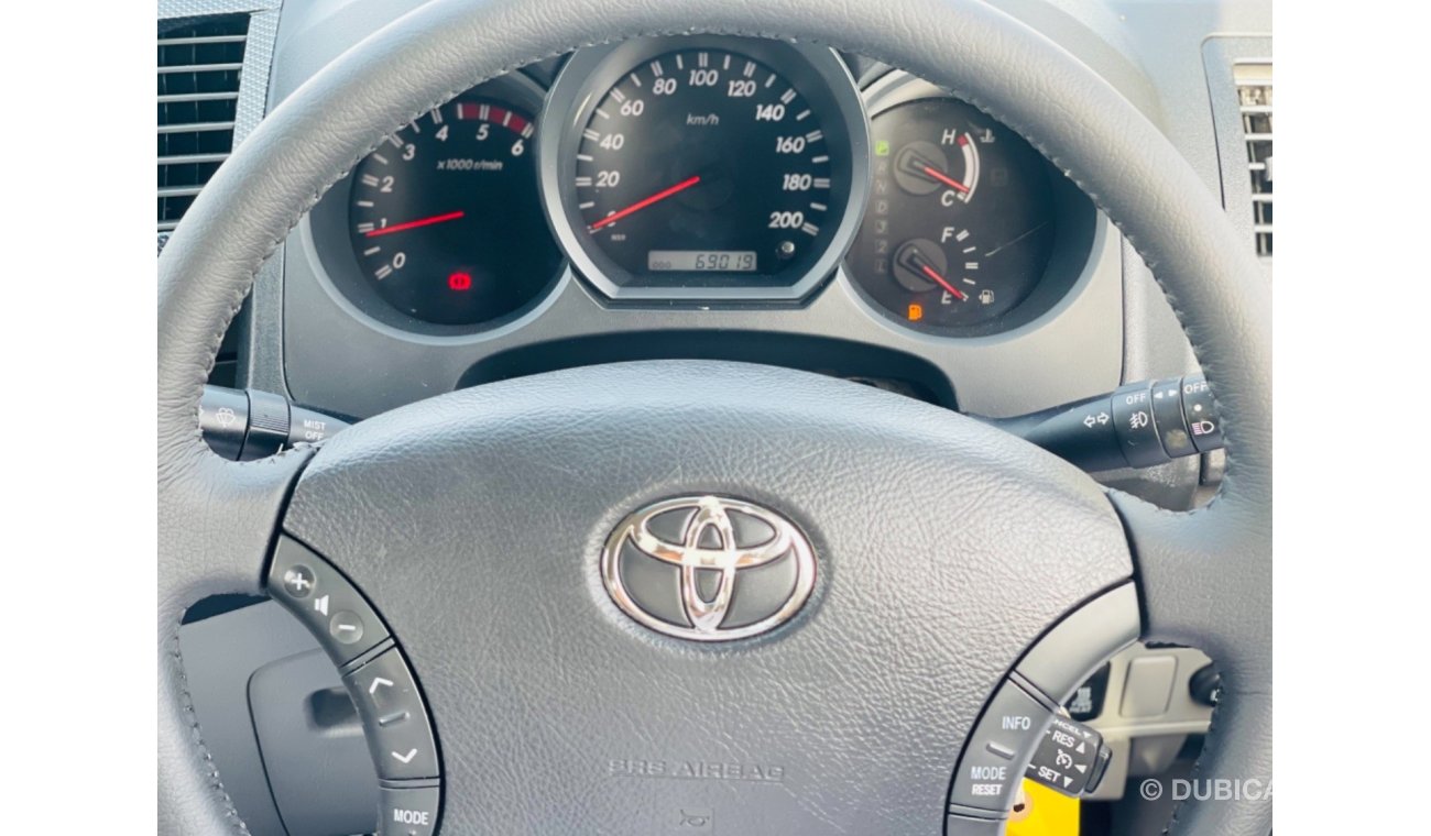 تويوتا هيلوكس Toyota Hilux Diesel engine 3.0 model 2011 car very clean and  good condition