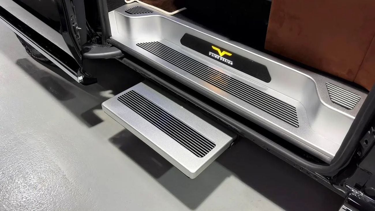 مرسيدس بنز V 300 ARRIVAL MODEL VIP MERCEDES GCC V300 with ADDITIONAL REAR AC - 2 Years Warranty by VLINE