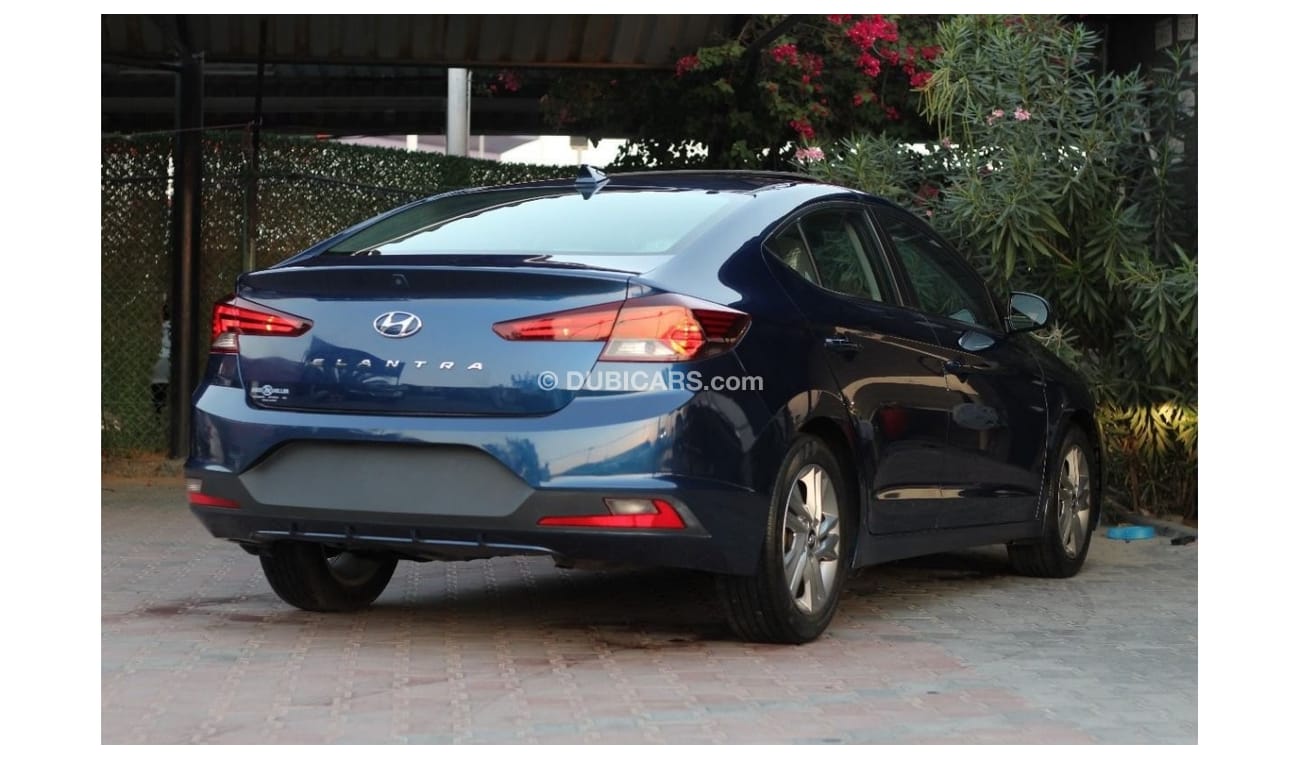 Hyundai Elantra Base