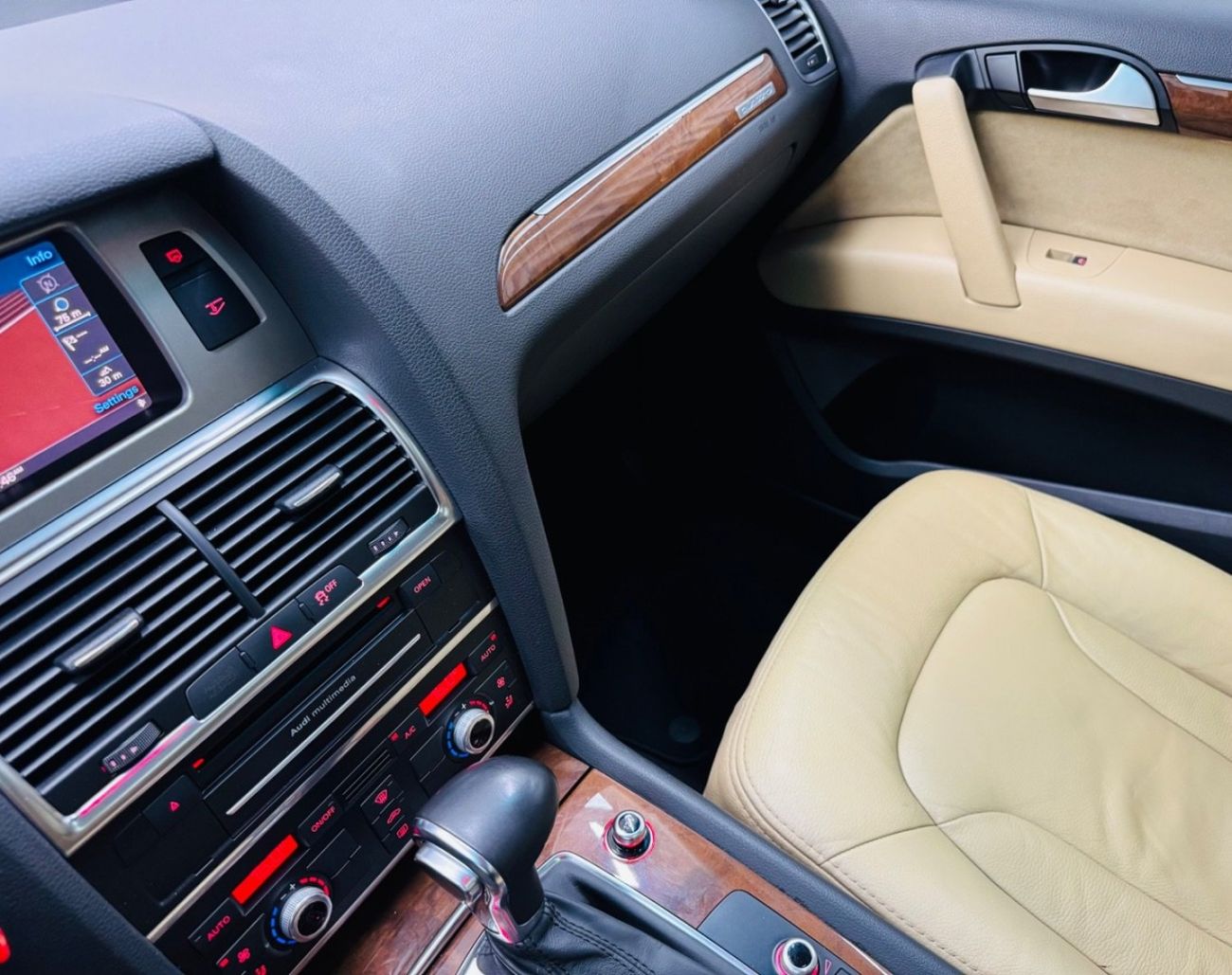 Audi Q7 GCC .. S line .. Full Options .. Perfect Condition .