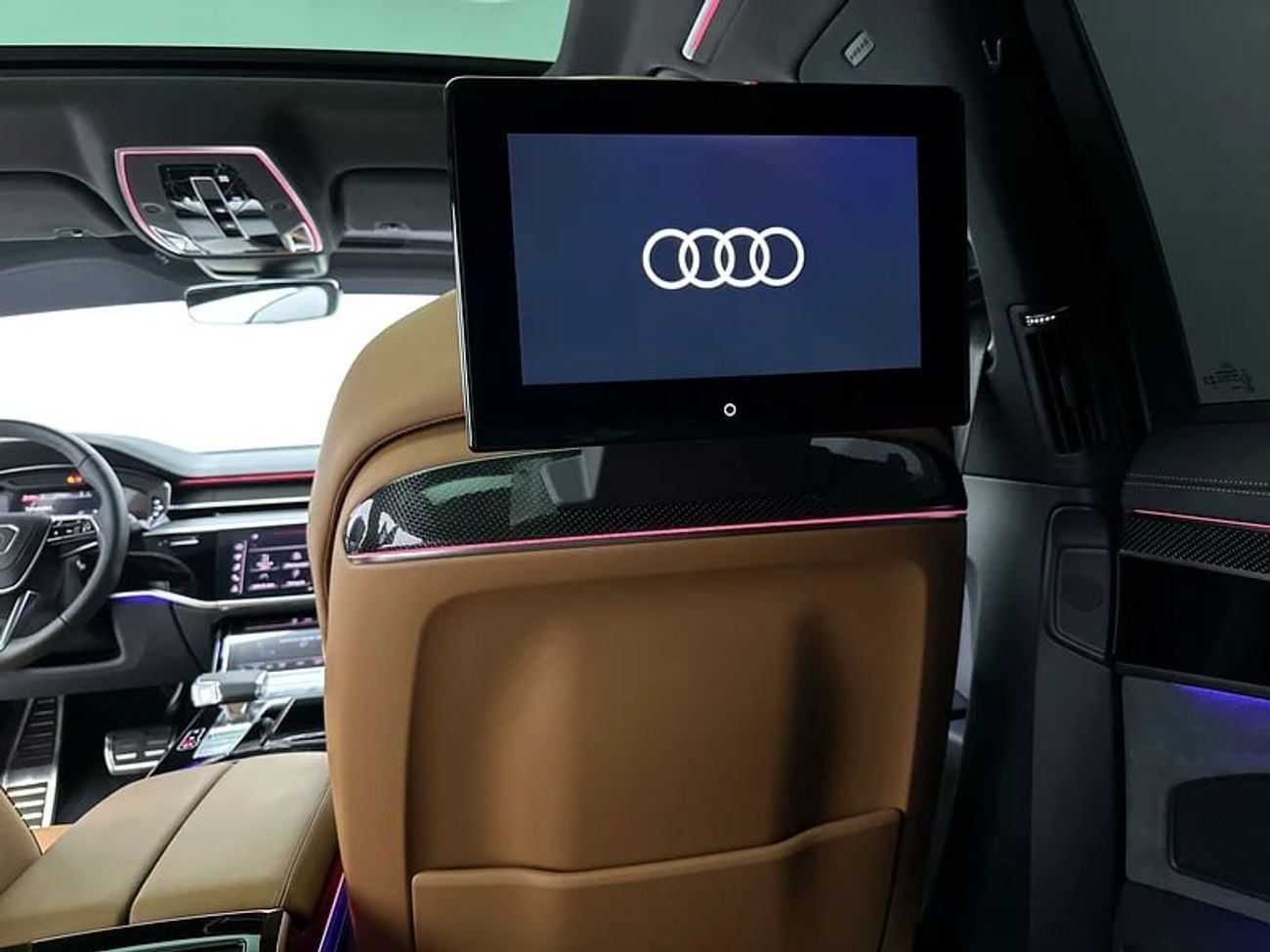 Audi A8 55 TFSI LWB 55 TFSI quat 340hp Luxury (Ref# 008135)