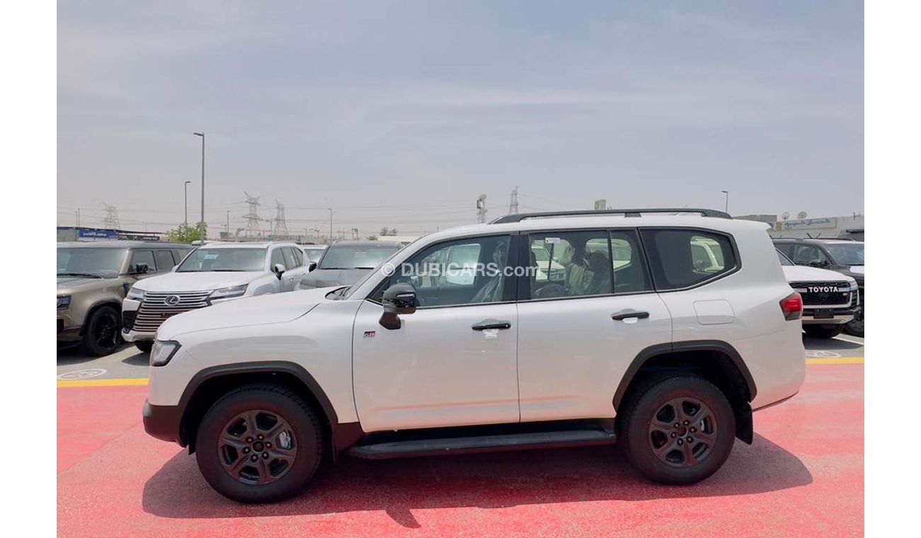 تويوتا لاند كروزر 300 3.3L - DSL - GRS - 5STR -23YM - WHT_BLK - EURO (LOCAL OFFER)