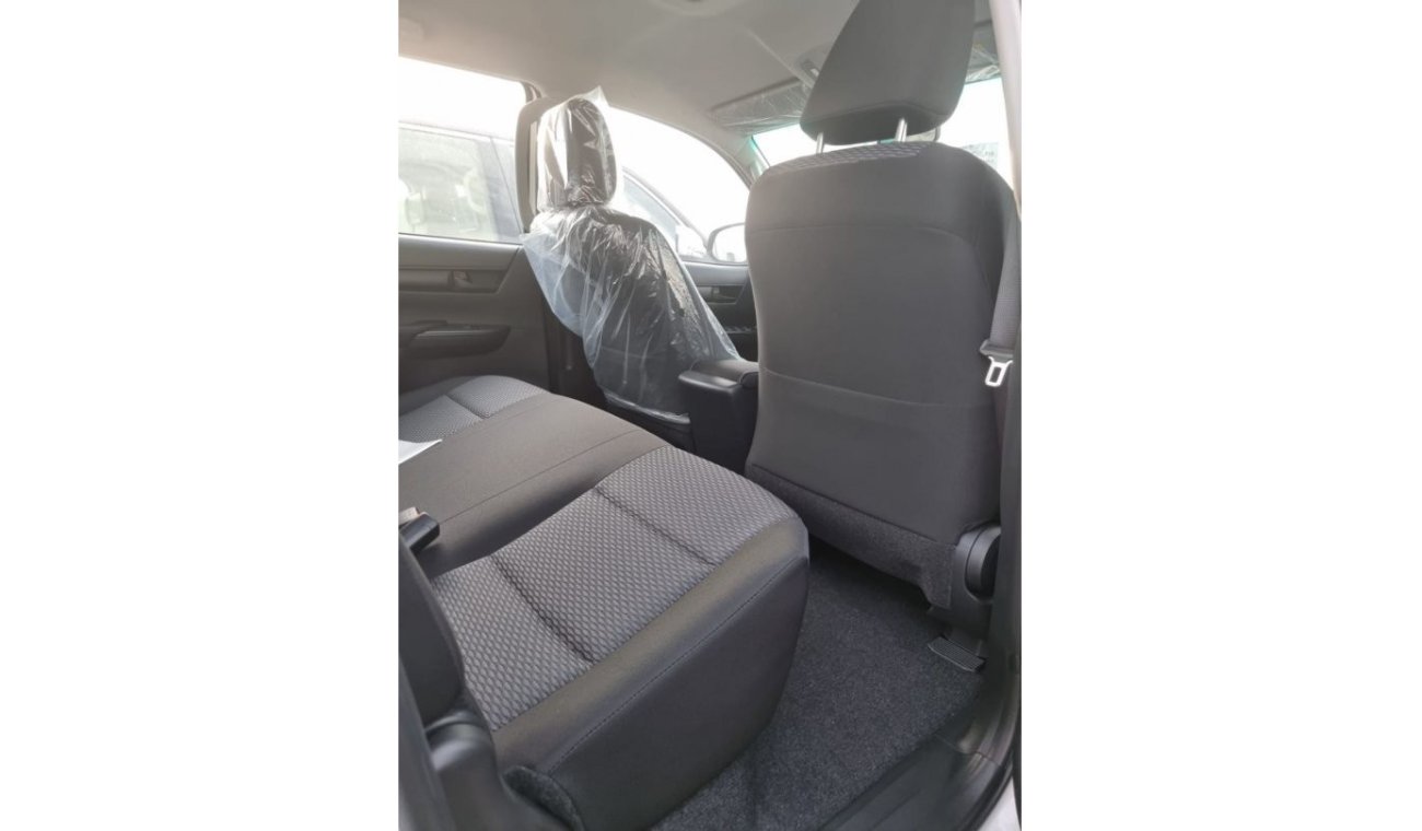 Toyota Hilux 2.4L Diesel M/T Double Cabin Pickup