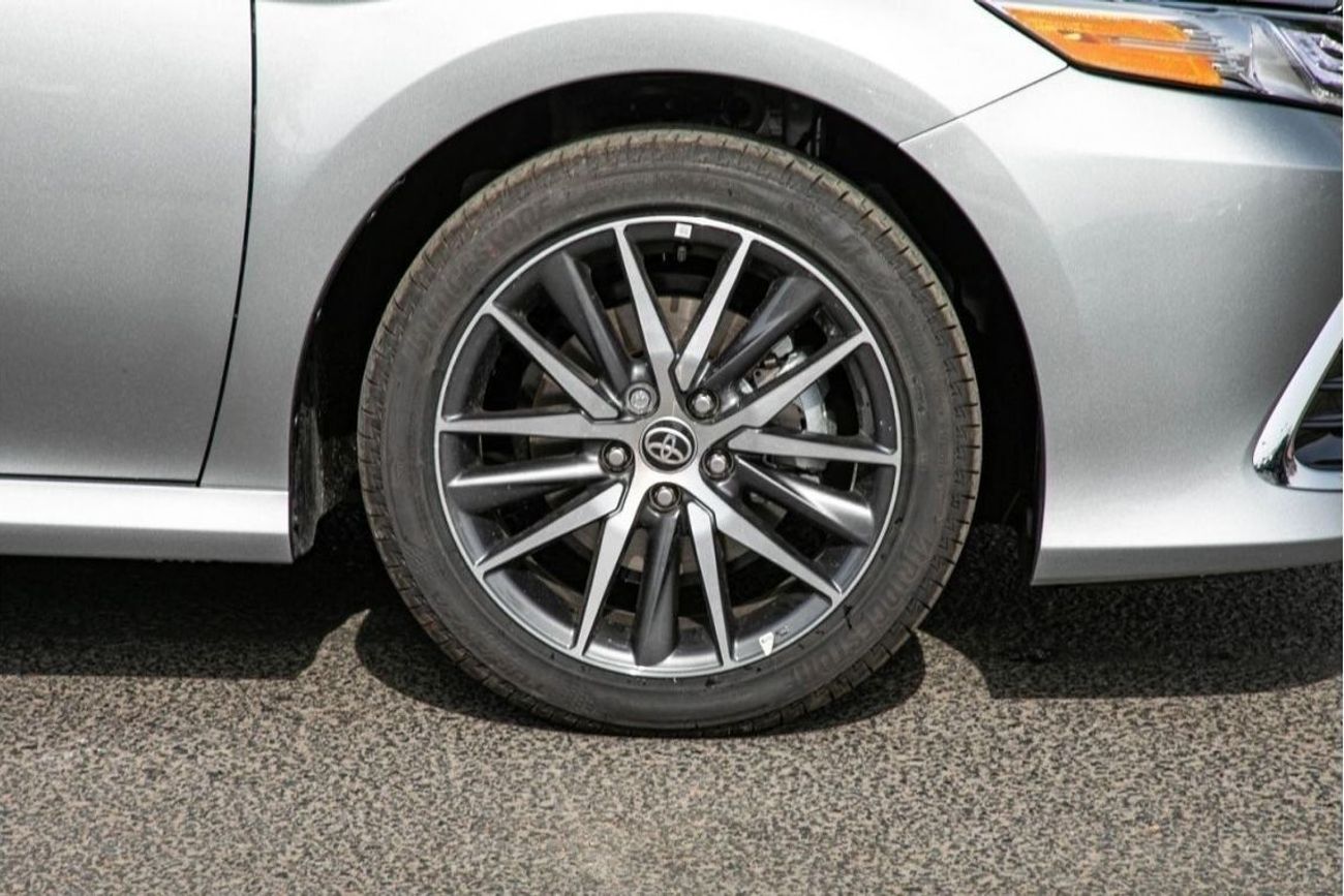 تويوتا كامري Lumiere Hybrid TOYOTA CAMRY 2.5L HYBRID XLE HI A/T PTR Export Only 2022 Model Year