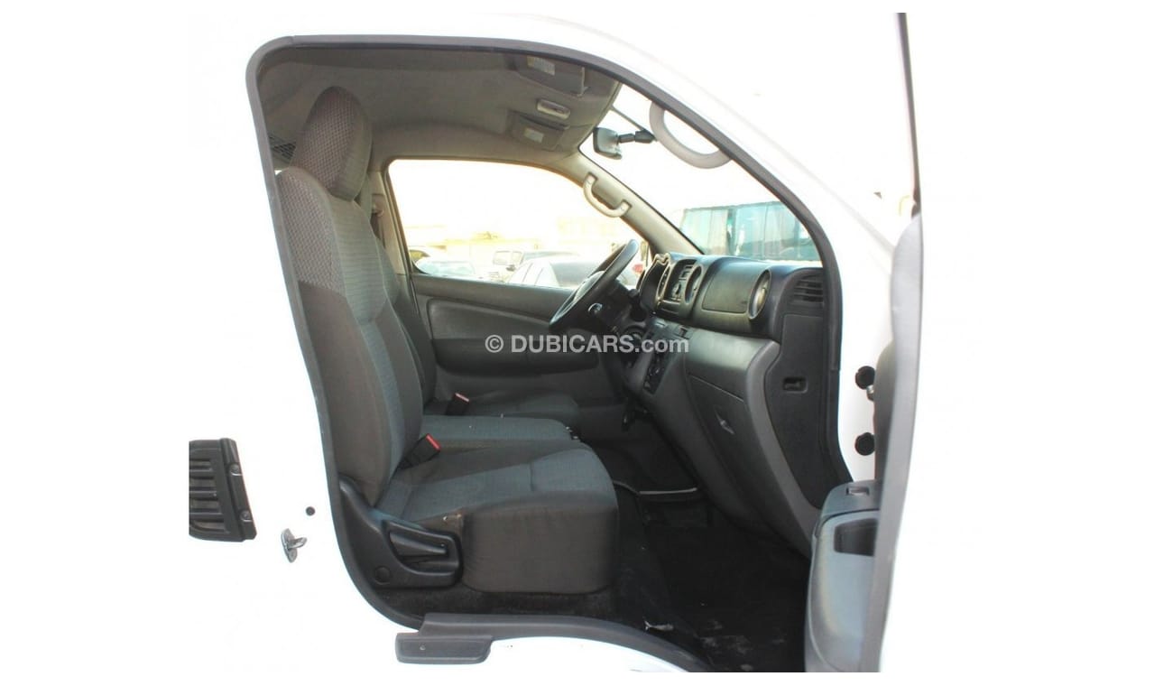 Nissan Urvan Microbus Nissan Urvan 2016 GCC, in excellent condition