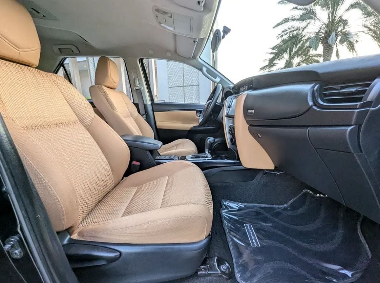 Toyota Fortuner Toyota Fortuner 2023model 2.4 v4 Diesel Engine Colour Black Key start Transmission Automatic Interio