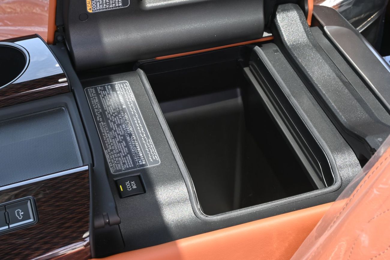 Lexus LX 600 VIP 3.5L Lexus LX600 VIP, 3.5L Twin-Turbo V6, Petrol