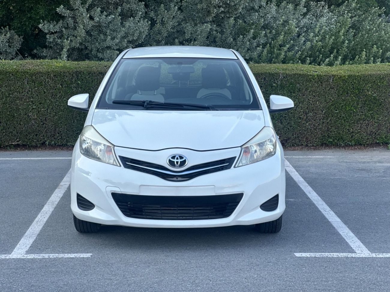 تويوتا يارس موديل 2014 خليجي حاله ممتازه جداا من الداخل والخارج