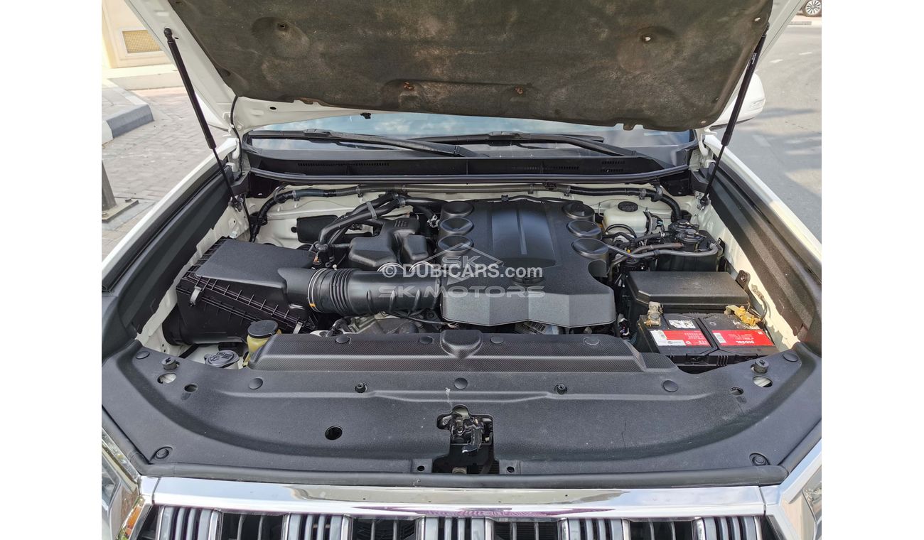 تويوتا برادو VX 4.0L PETROL / NEAT & CLEAN TOYOTA PRADO 2010 MODEL / GCC SPECS (LOT # 5303)