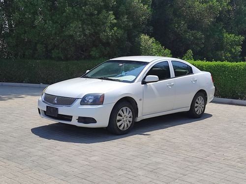 Mitsubishi Galant GLS 2.4L Mitsubishi Gallant 2011 Gcc V4 full automatic