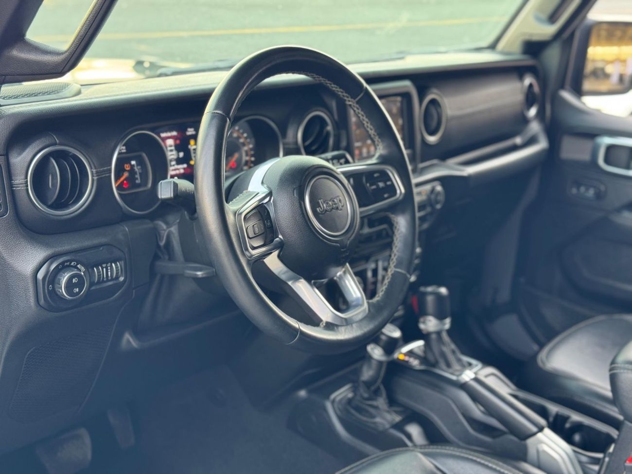 Jeep Wrangler Unlimited Sahara 3.6L SAHARA / V6 3.6L / GCC / AGENCY CHECKS/ KEYLESS ENTRY / REMOTE START / BLIND S