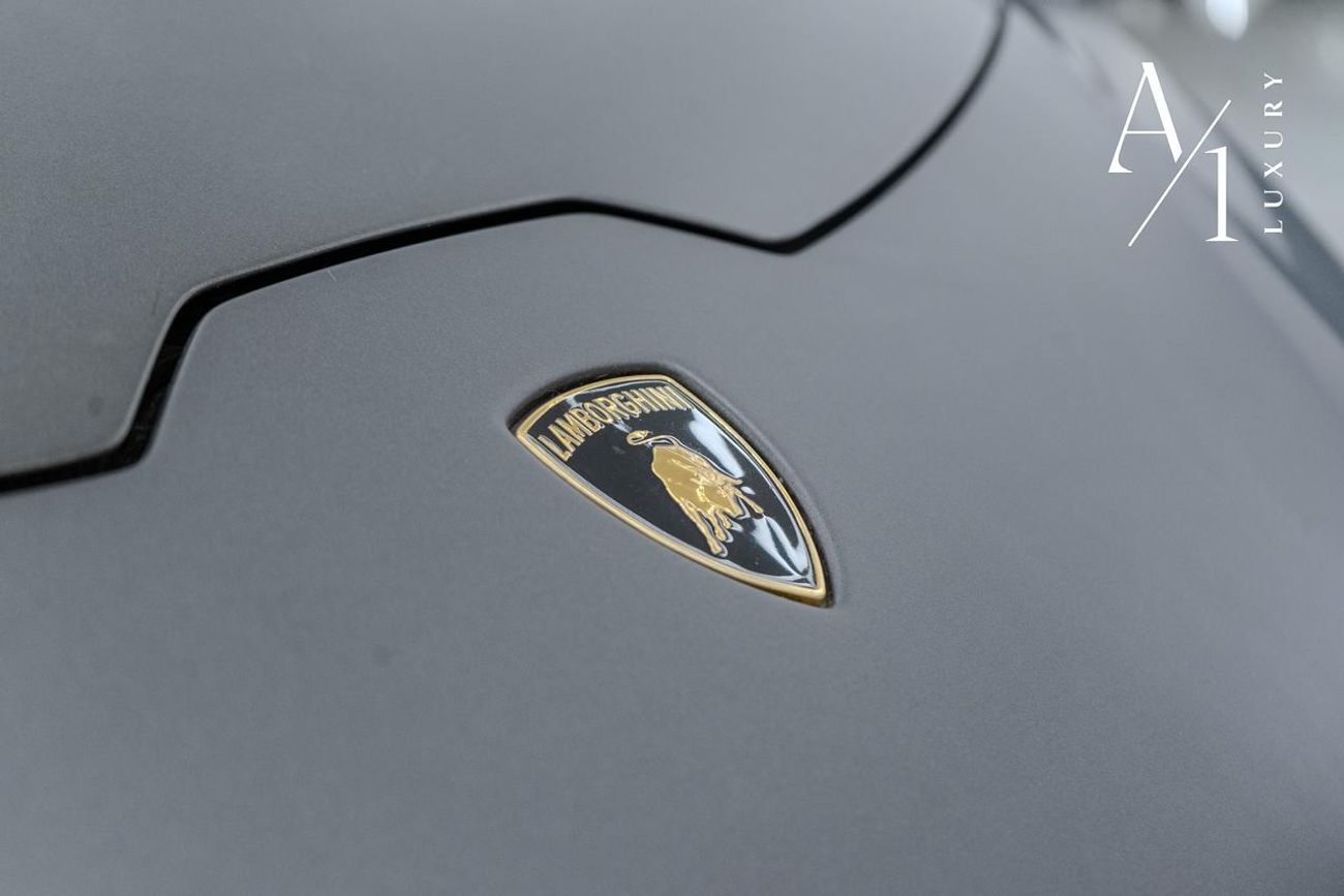 Lamborghini Huracan LP-580-2 2016 Lamborghini Huracan, Full Lamborghini Service History, Very Low Kms, GCC