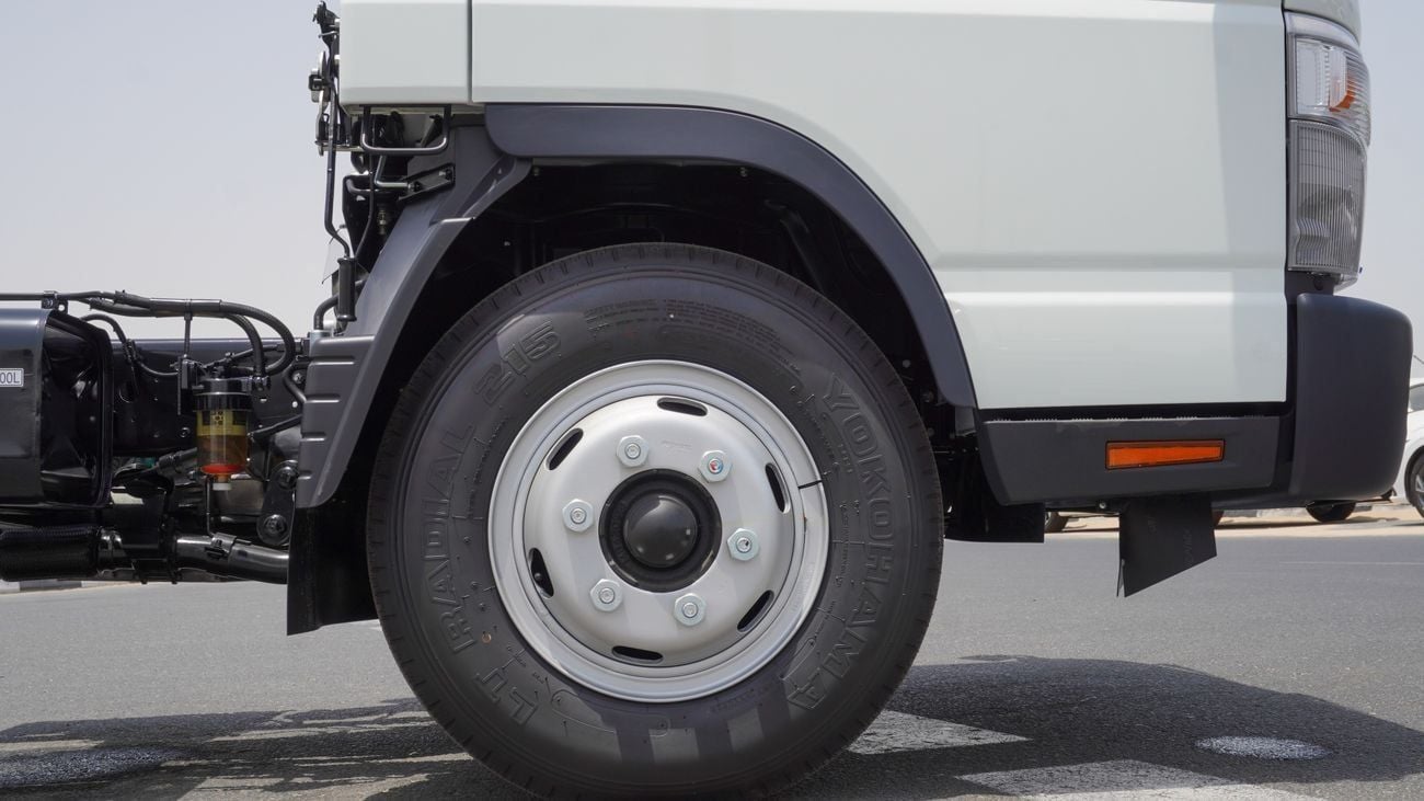 ميتسوبيشي فوسو كانتير Brand New Mitsubishi Fuso Canter 2025 4.2L 2WD Diesel |White/Black |CANTERCHASSIS-100-4.2-25 |FOR EX