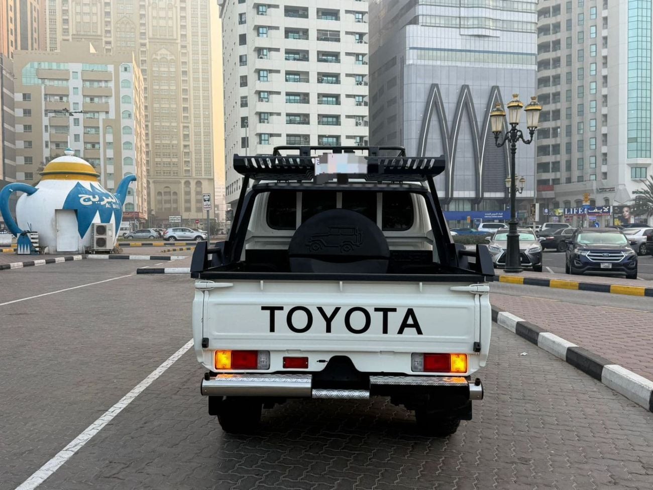Toyota Land Cruiser Pick Up 2017Model modified 2024 4.5 Diesel engine v8 colour white Transmission Manual Interior grey 5seater