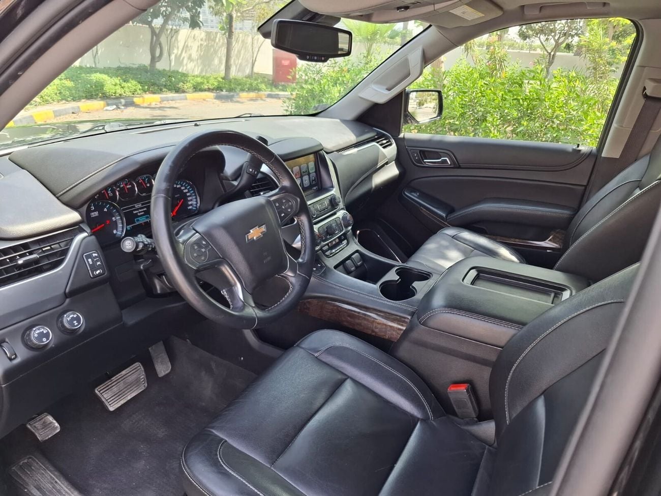 Chevrolet Suburban LT 5.3L 4WD