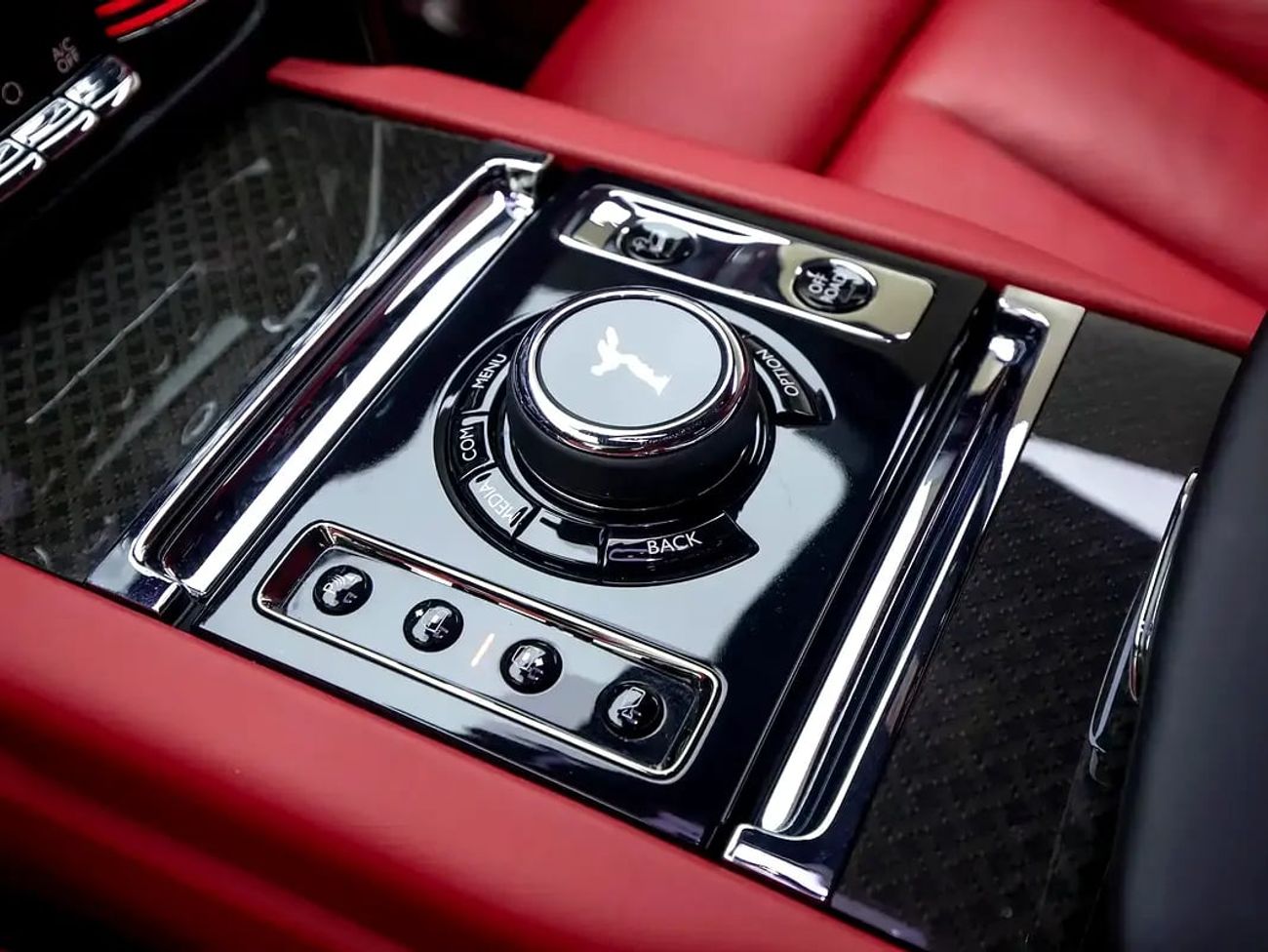 رولز رويس كولينان Black Badge