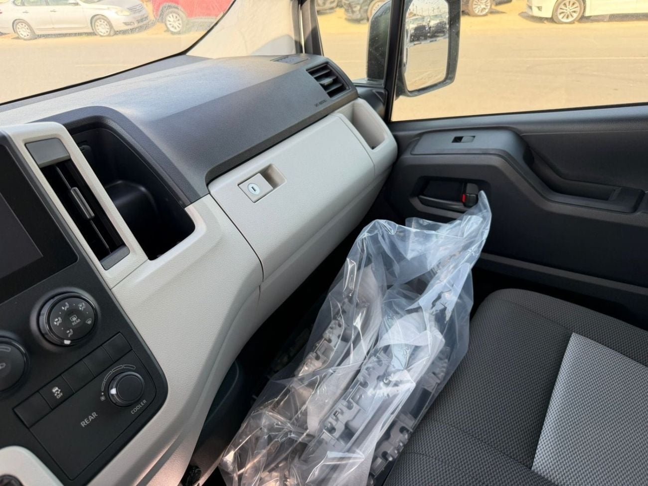Toyota Hiace GL Hiace cargo,automatic, 3.5L , 3seats