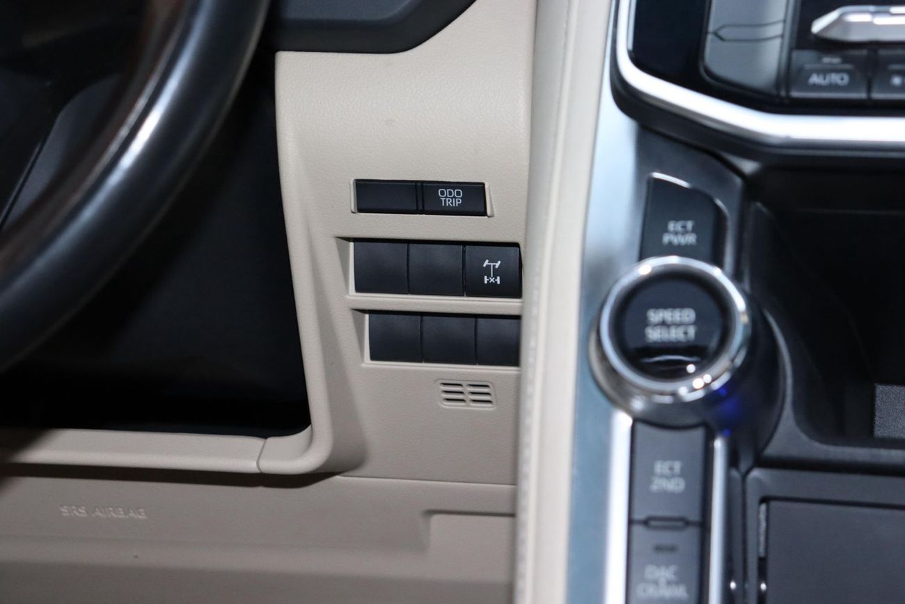 Toyota Land Cruiser GXR 4.0L