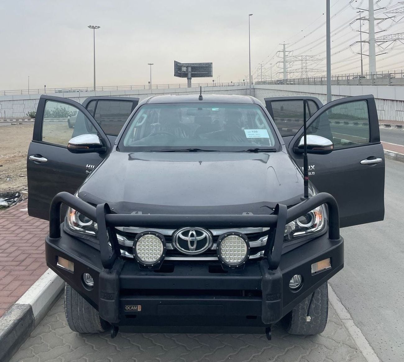 Toyota Hilux TOYOTA HILUX PICK UP SR5 YEAR 2017 (GREY ) 4WD AT DIESEL = RIGHT HAND