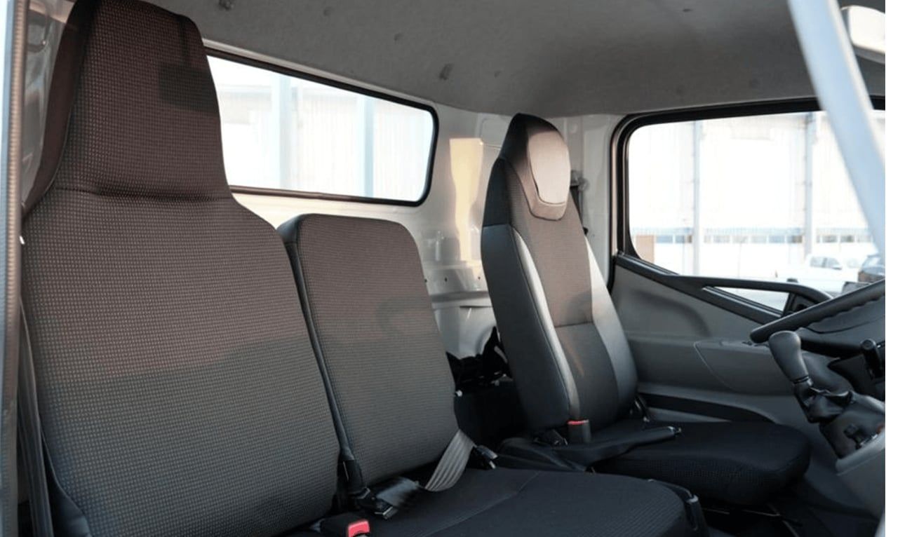 Mitsubishi Canter STD ECTP2M007 - 2025 Mitsubishi Canter Truck -  3.0L Diesel Manual -  4.2T White