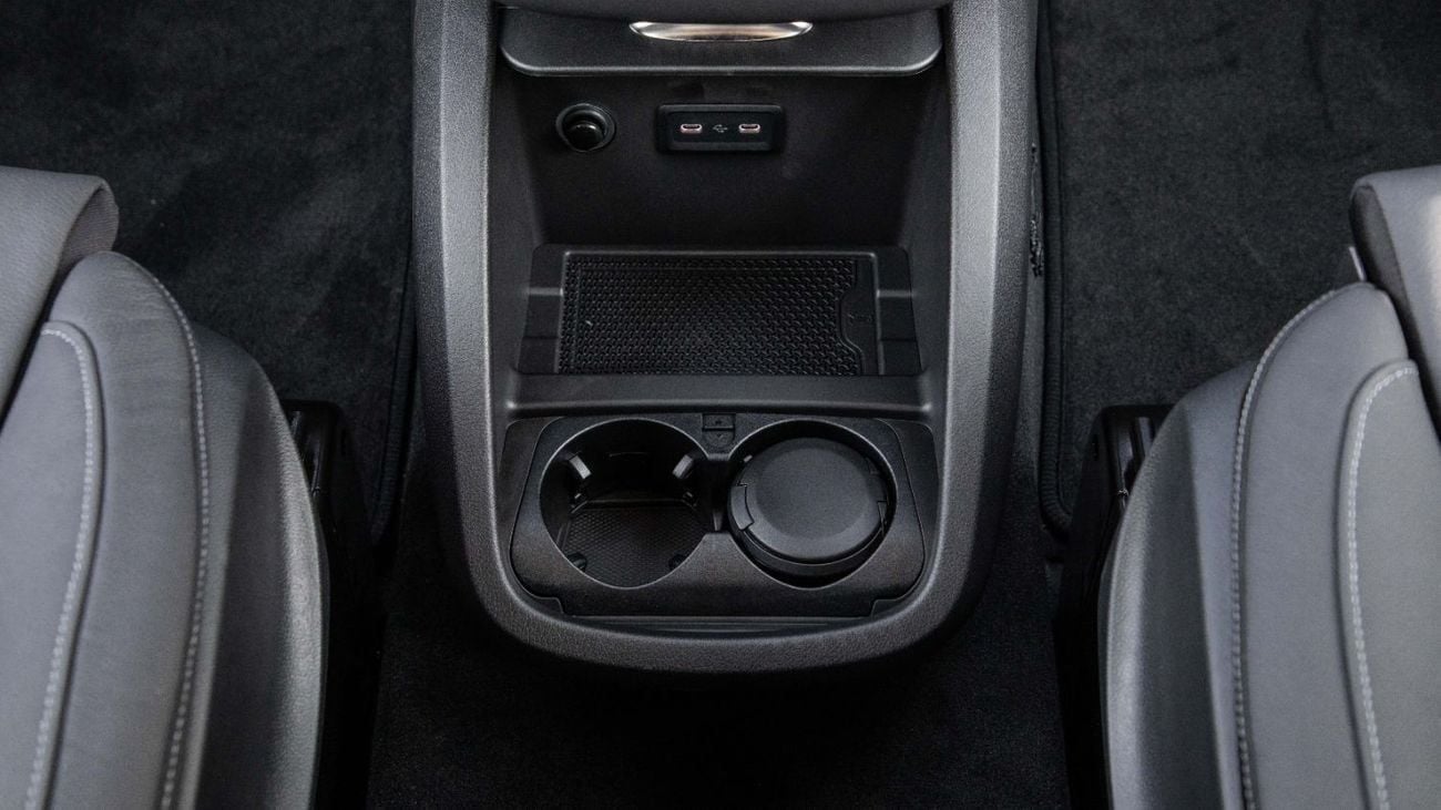مرسيدس بنز V 300 Avantgarde Plus Extra Long | 2025 | GCC Specs | with 2 Years Agency Warranty