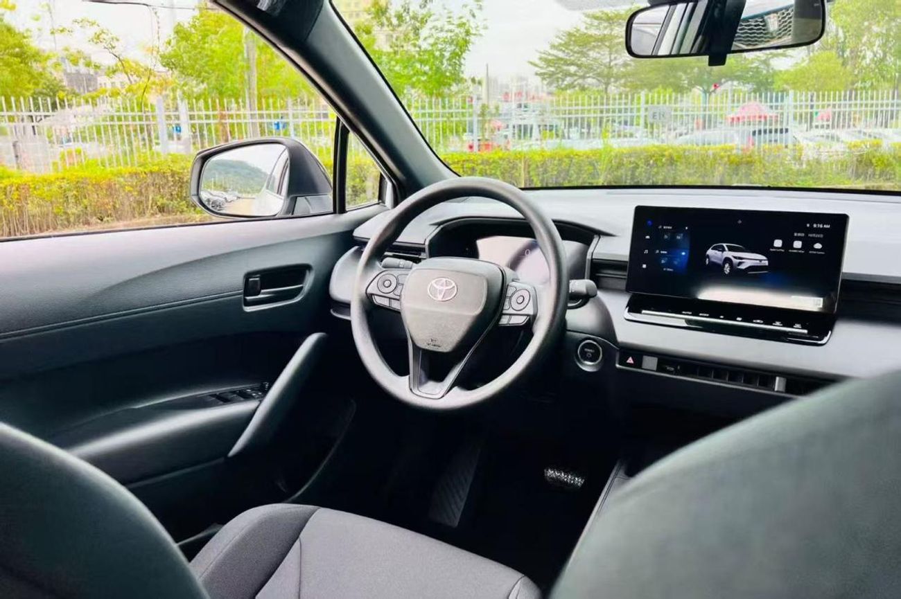 تويوتا كورولا كروس Corolla cross 2.0 hybrid elete