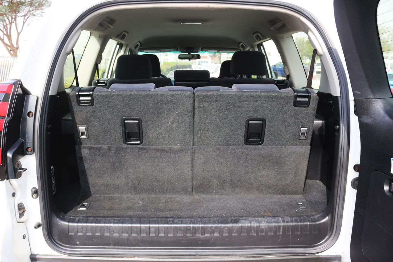 Toyota Prado TOYOTA PRADO 2018 DIESEL MANUAL GEAR 7 SEATS