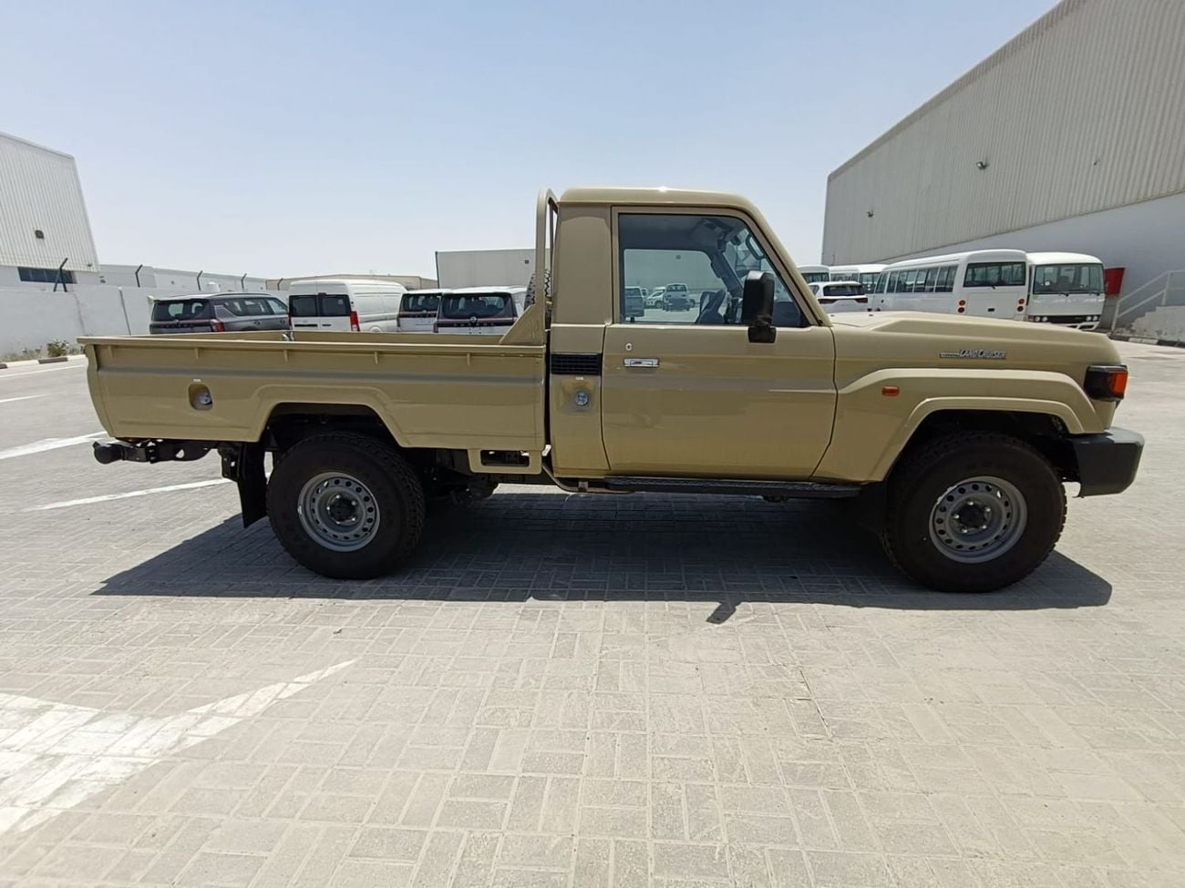 تويوتا لاند كروزر بيك آب Std 4.0L Single Cab Utility 4WD
