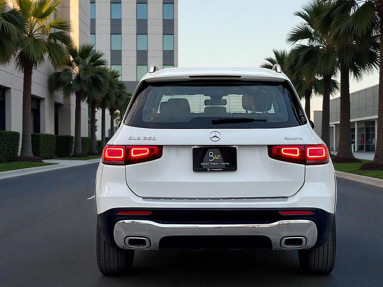 Mercedes-Benz GLB 250 4MATIC 2.0L (221 HP) AED 1,560 PM | MERCEDES GLB250 4MATICI 2023 | ORIGINAL PAINT | LOW MILEAGE| 0%