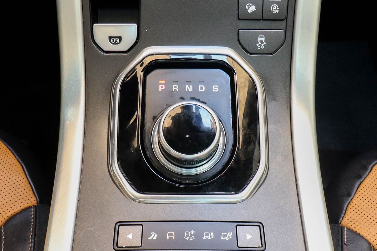 لاند روفر رانج روفر إيفوك P200 R-Dynamic HSE 2.0L