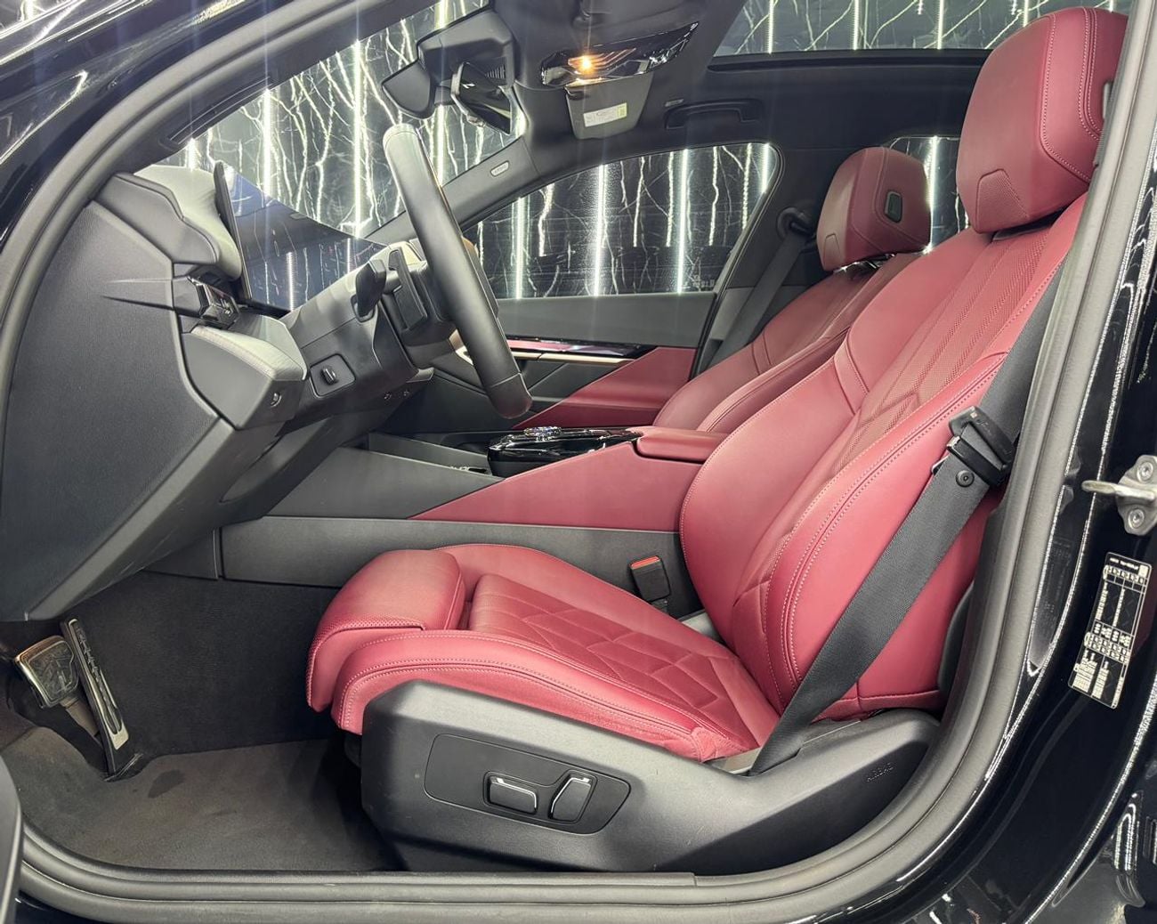 بي أم دبليو 520i 2.0 L, 8 Speed , RWD