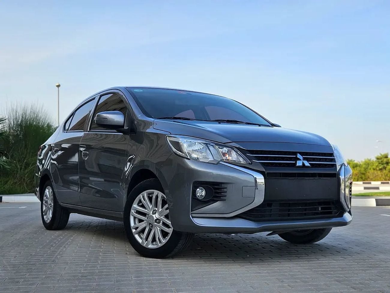 ميتسوبيشي اتراج GLX GCC Premium Condition With Low KM Perfect Inside Out