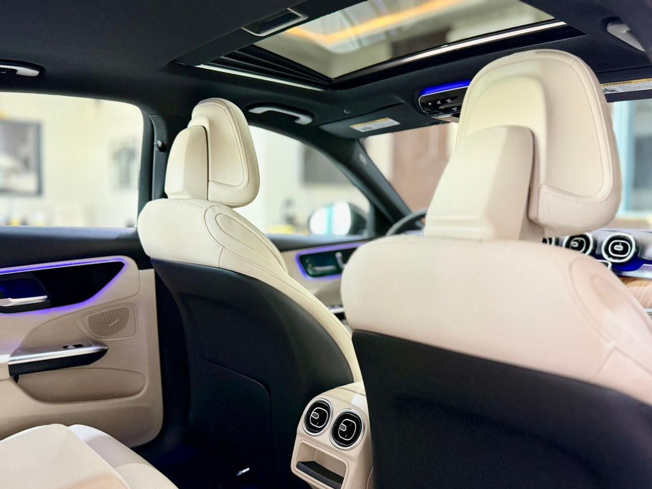 مرسيدس بنز C 300 Mercedes C300 AMG / 2023 / USA