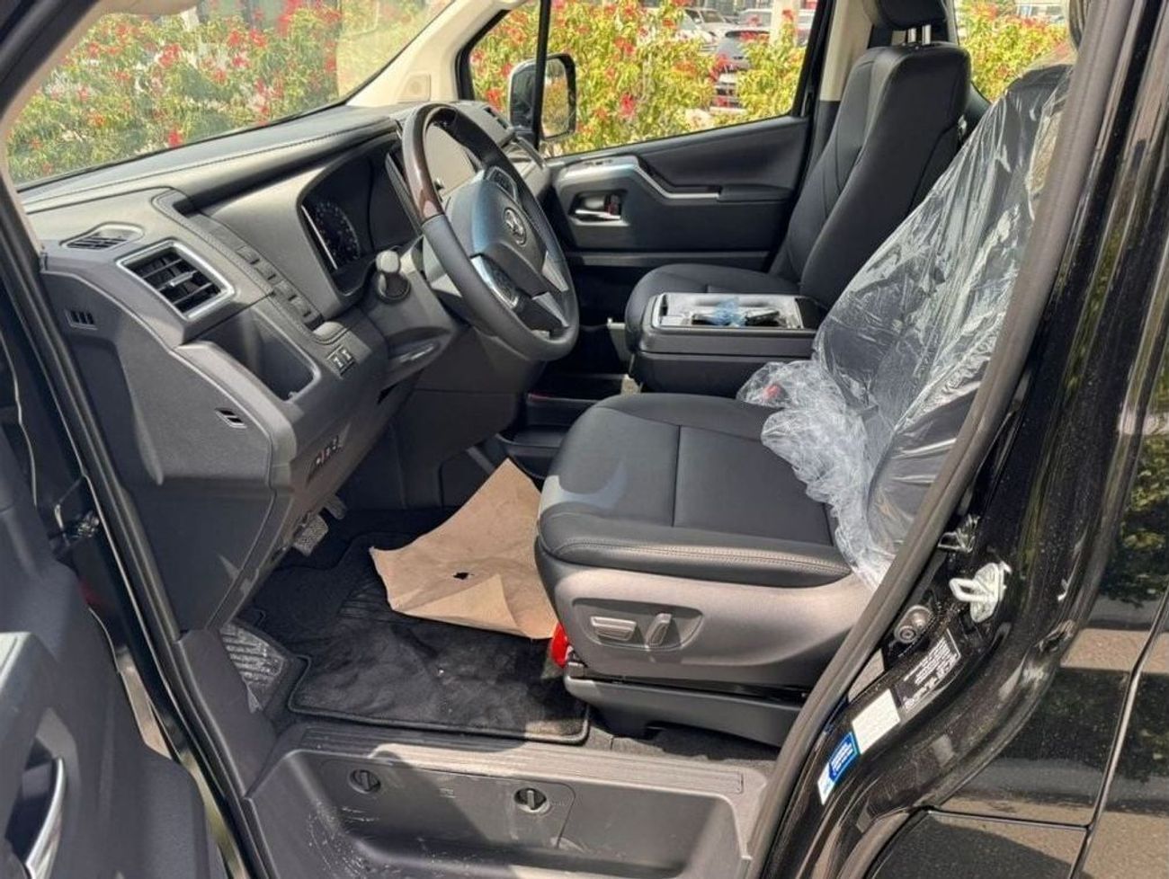 تويوتا جرافينا TOYOTA GRANVIA 3.5L PREMIUM 2026 MODEL