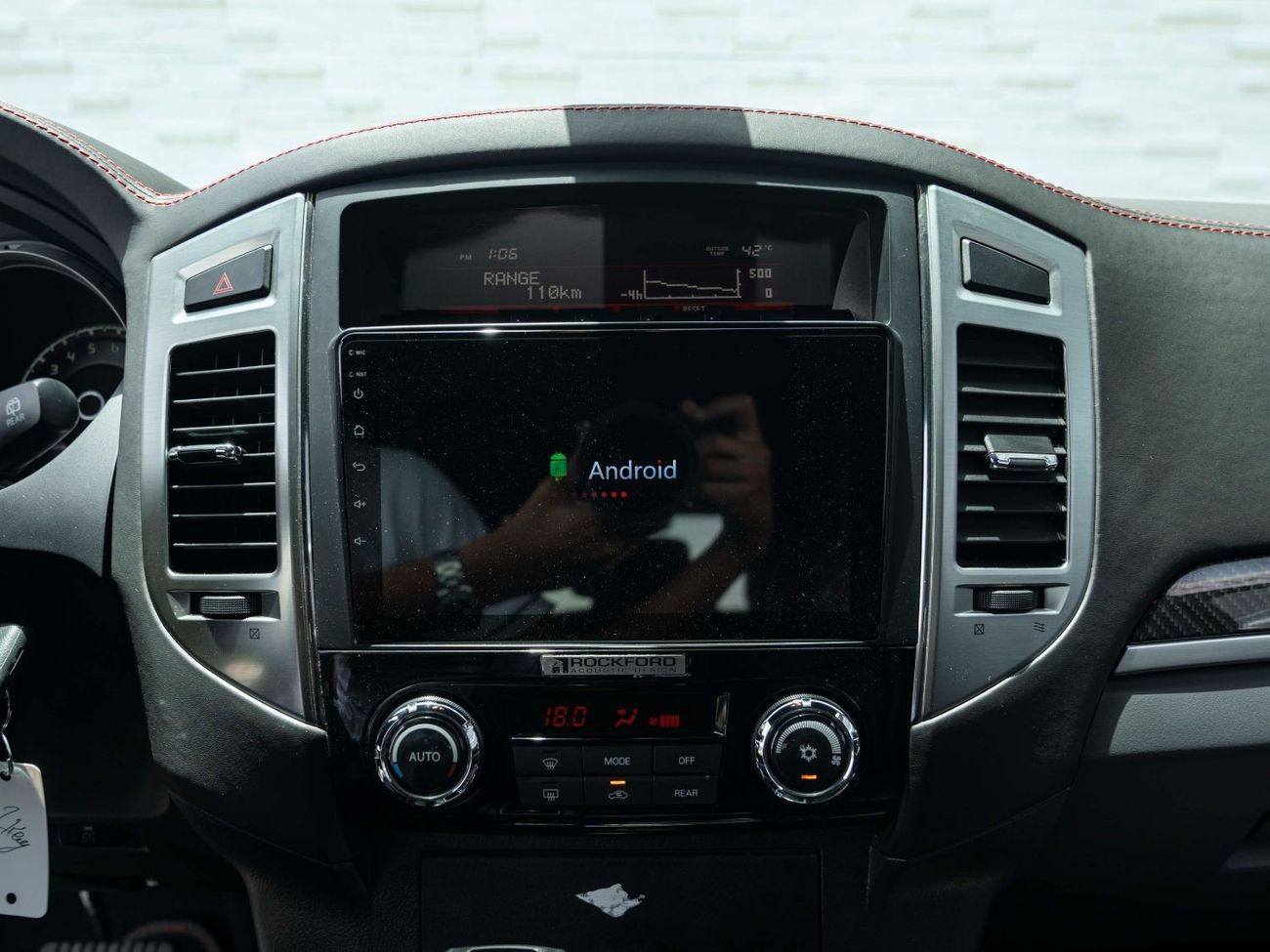 ميتسوبيشي باجيرو AED 1,730 PM • PAJERO 3.8 SIGNATURE EDITION • ONLY 25,000 KM • GCC SPECS • PRISTINE CONDITION