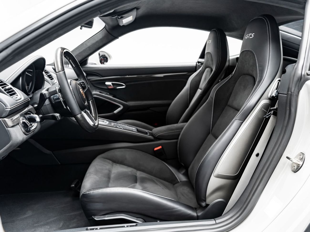 بورش كايمان 718 GTS 4.0L A/T