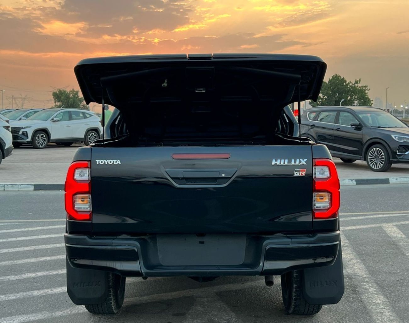 Toyota Hilux 2021 Modified GR Sport Black Edition - Trunk Cover -  2.7L V4 - AWD 4x4-360* CAM - Push