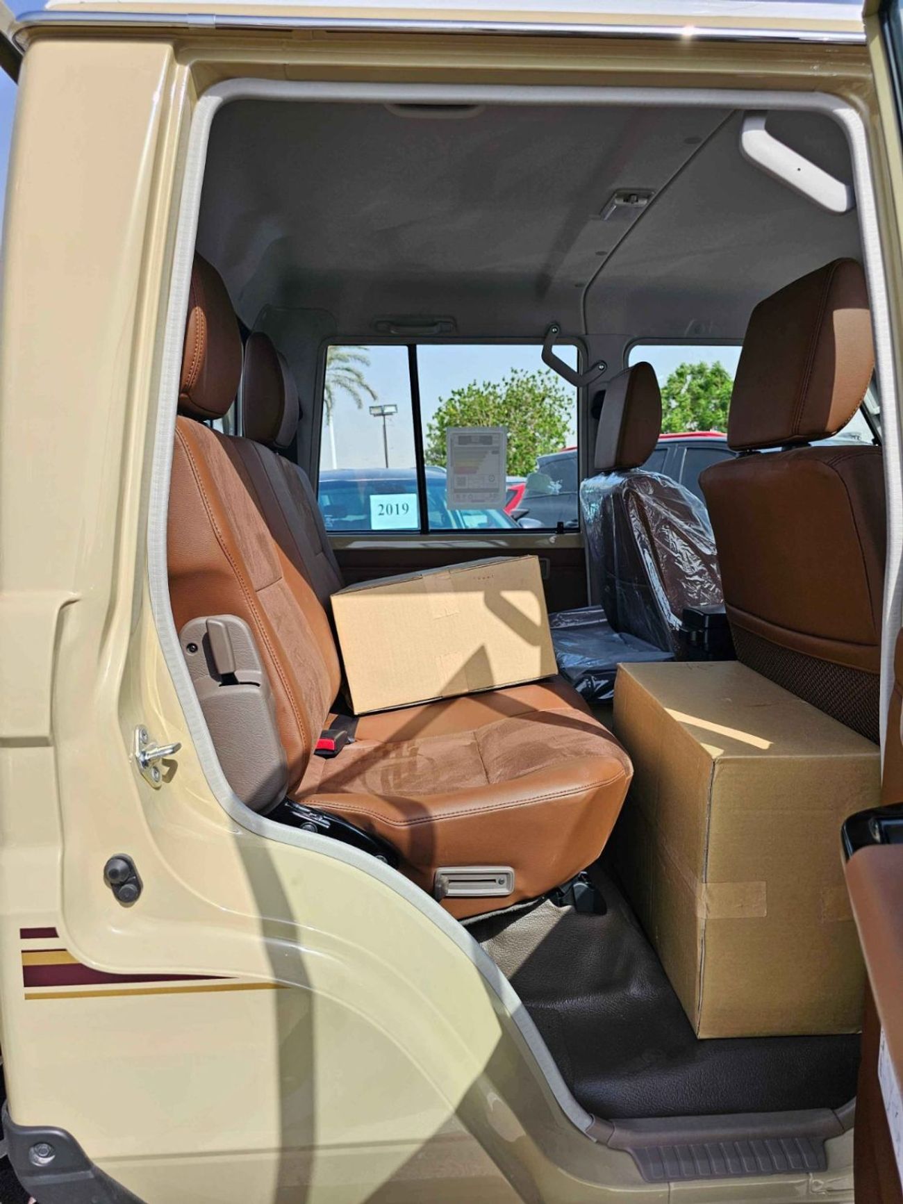 تويوتا لاند كروزر بيك آب LX-Z1 DOUBLE CABIN / 2.8L V4 DIESEL / A/T/ LEATHER SEATS / DIFF LOCKS / 4WD (CODE#LX-Z1)
